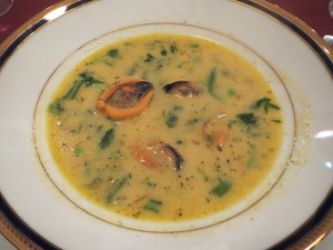 ムール貝のスープ　サフラン風味